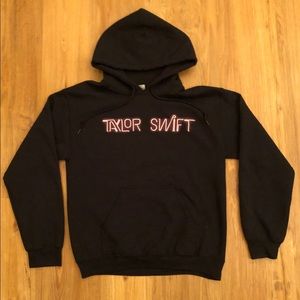 Taylor Swift The 1989 World Tour Hoodie Small